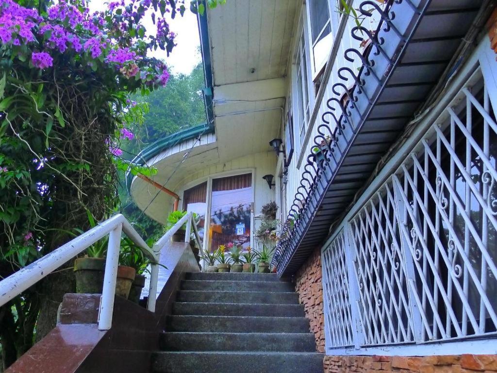 Mountain Lodge And Restaurant 바기오 외부 사진